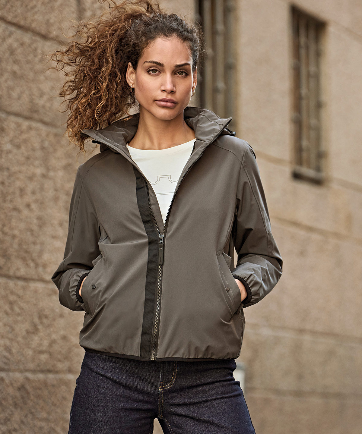 Women’s urban adventure jacket (9605)